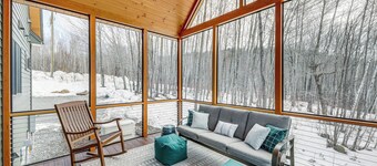 Mountain-view Home in Stoneham w/ Hot Yoga Studio!