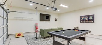 Game Room, Hot Tub & Grill: Afton Retreat!
