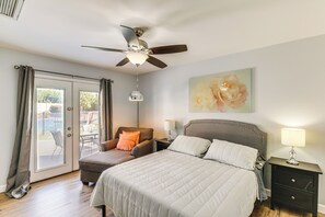 House (4 Bedrooms) | Interior - Private Pool & Playground: Phoenix Paradise! (Phoenix)