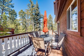 Interior - Woodland Park Chalet w/ Deck, Grill & Mtn Views! (Woodland Park)