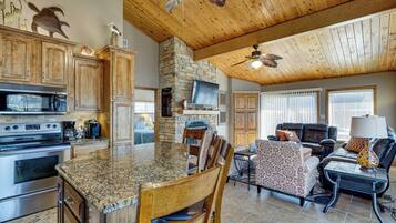 House (3 Bedrooms) | Interior