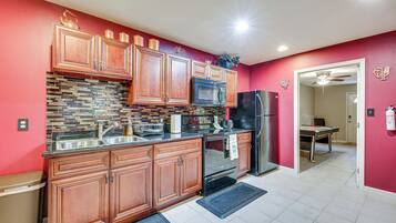 ์ํํธ (2 Bedrooms) | ๋ด๋ถ