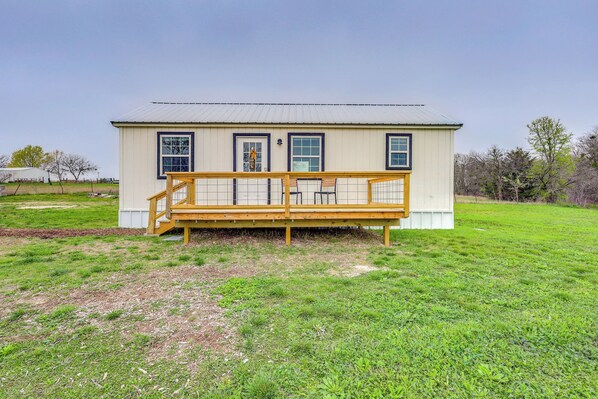 Interior - Fishing Pond Access: Pet-friendly Lorena Studio (Lorena)