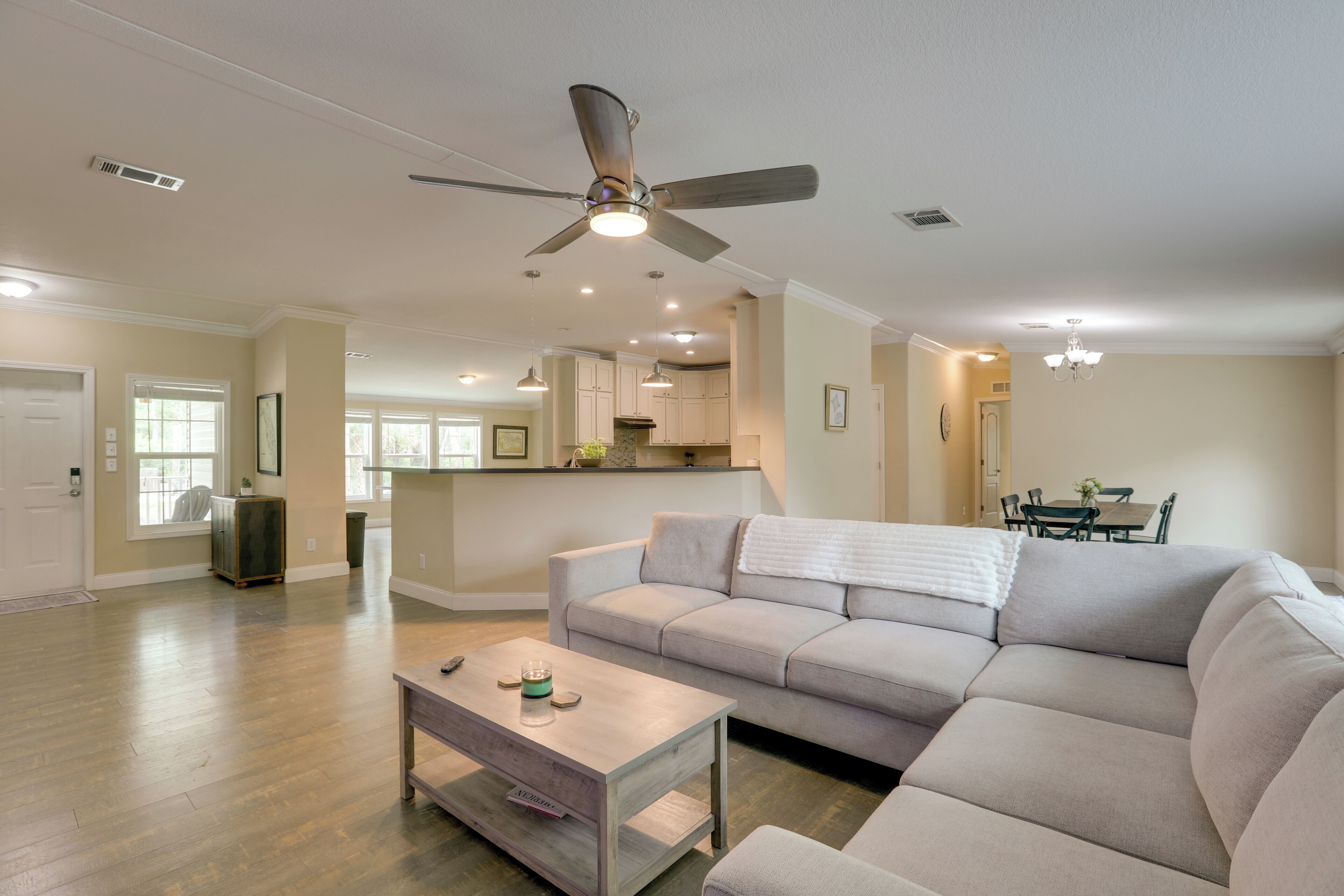 House (4 Bedrooms) | Interior