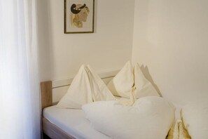 2 bedrooms, in-room safe, travel cot, WiFi