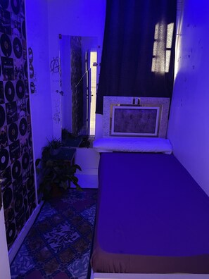 4 室のベッドルーム、アイロン / アイロン台、WiFi (無料)、ベッドシーツ