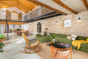 Televisie en een tafeltennistafel