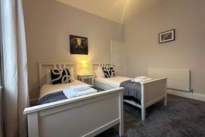 2 bedrooms, desk, free WiFi, bed sheets