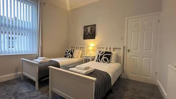 2 bedrooms, desk, free WiFi, bed sheets