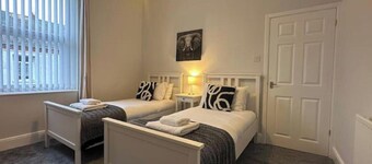 Apartment - Sleeps 3 - Pet Friendly - Parking