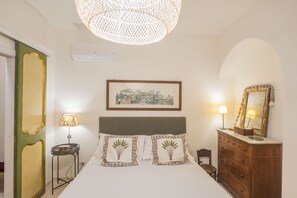 1 bedroom, iron/ironing board, free WiFi, bed sheets - Via Giulia Charming Atelier apartment (Roma)