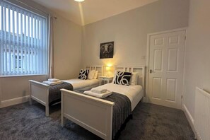 2 chambres, bureau, Wi-Fi gratuit, draps fournis