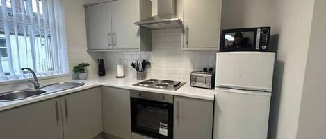 Fridge, microwave, oven, stovetop