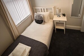 2 bedrooms, desk, free WiFi, bed sheets