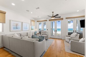 TV - Holiday Stays Available! Gulf Views! Beach Access! Community Pools! Bikes! (Panama City Beach)