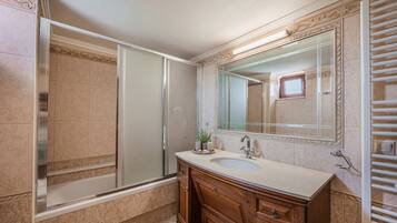 Family Villa | Bathroom