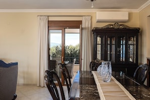 Family Villa | Dining room
