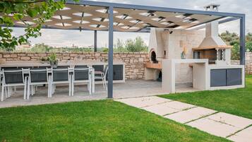 Family Villa | Terrace/patio