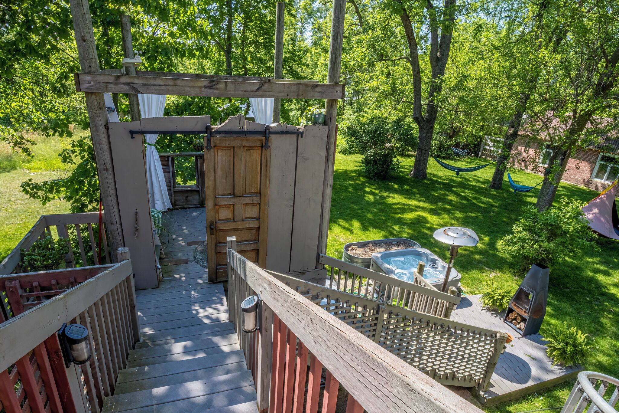 Outdoor spa tub