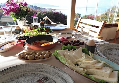 Free daily cooked-to-order breakfast