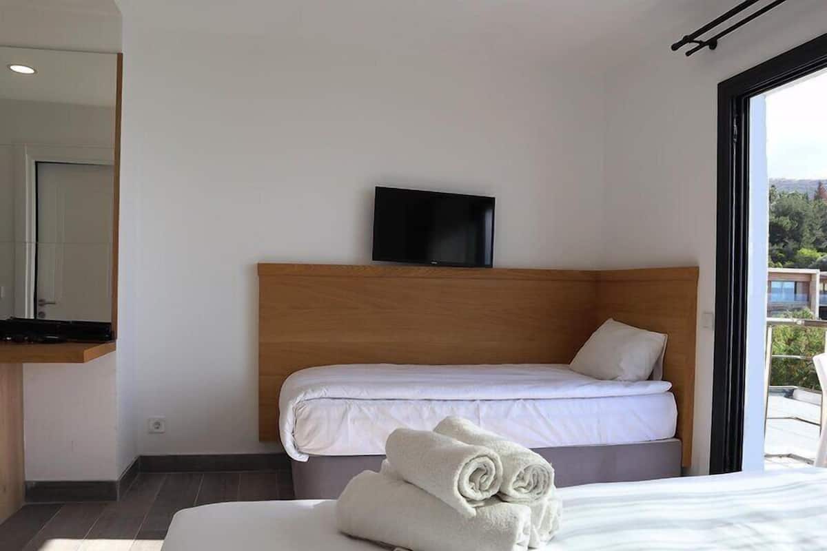 Family Twin Room, Sea View | Desk, laptop workspace, soundproofing, WiFi (free)