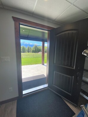 Interior - Westview Cabin Rental (Valemount)