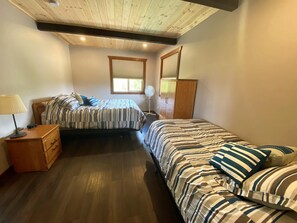 3 عدّة غرف نوم وواي فاي وملاءات أسرّة