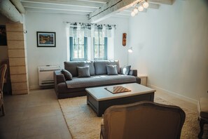 Smart TV, fireplace, books - 5 Bedroom Agritourism property in Noves (Noves)