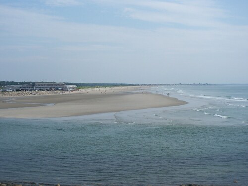 Luxury Suite walk to Ogunquit Foot Bridge Beach lounge by the Heated Indoor Pool