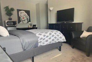 1 室のベッドルーム、WiFi