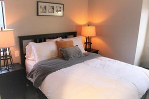 1 bedroom, WiFi - Comfy One Bedroom Condo Heart of DTC Free Parking! (Greenwood Village)