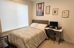 2 bedrooms, WiFi - New Build-Rooftop Patio-Walk to Mile High Stadium (Denver)