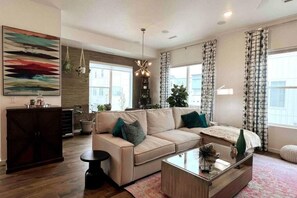 Living area - Charming Modern 2-Bedroom Oasis (Westminster)
