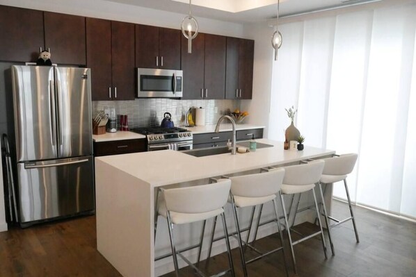 Private kitchen - Charming Modern 2-Bedroom Oasis (Westminster)