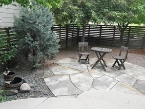 Outdoor dining - Beautiful Modern Spacious 3Bedroom House (Denver)