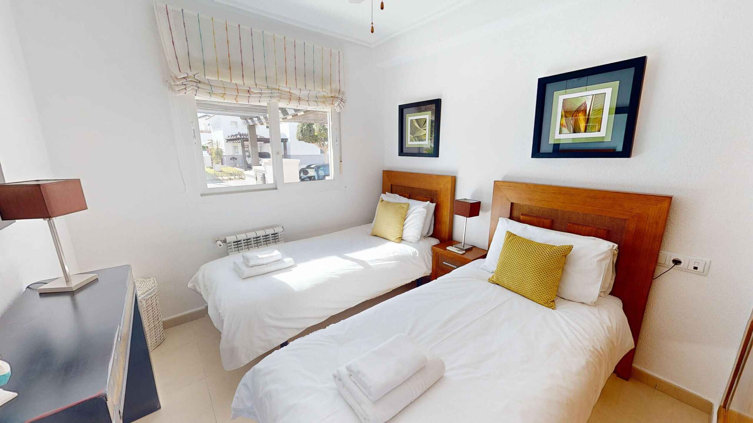 2 chambres, fer et planche à repasser, Wi-Fi gratuit, draps fournis