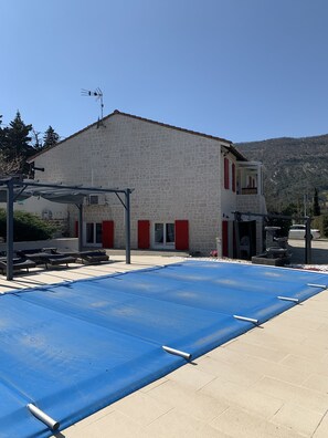 Terrace/patio - House in Drôme provençale  (Roche-Saint-Secret-Béconne)