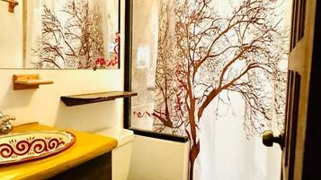 Free toiletries, hair dryer