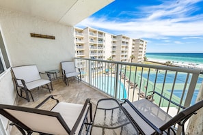 Property grounds - 408- Beautiful Beachfront Condo with Free beach service (Destin)