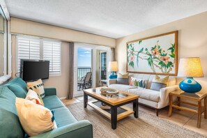 TV, DVD player - 408- Beautiful Beachfront Condo with Free beach service (Destin)