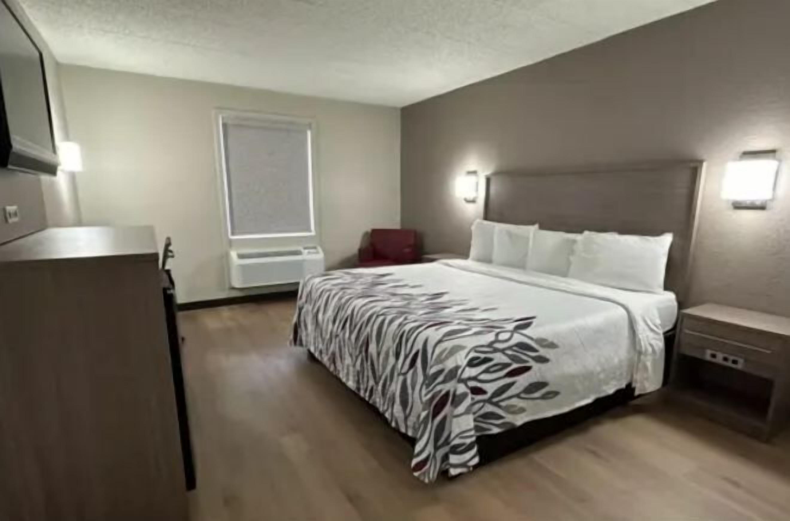 Schreibtisch, laptopgeeigneter Arbeitsplatz, Verdunkelungsvorhänge