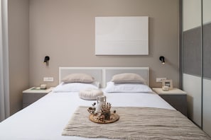 3 bedrooms, free cots/infant beds, bed sheets - Villa Mareta (Razanac)