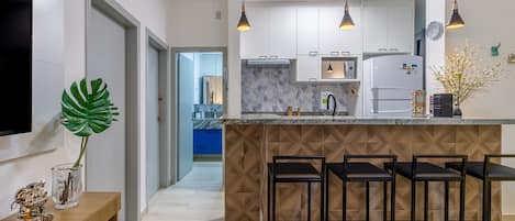 Fridge, microwave, oven, stovetop