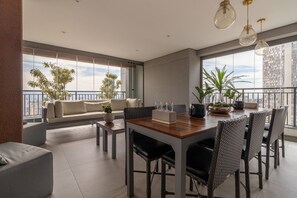 Dining - Studio A/c, Swimming pool and GYM (São Paulo)