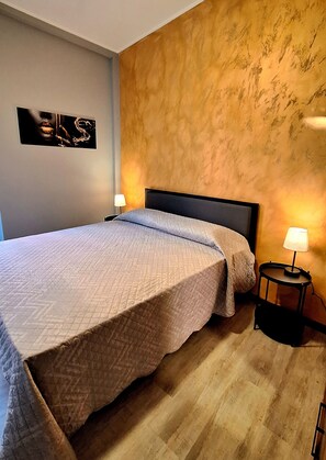 2 bedrooms, desk, iron/ironing board, free WiFi