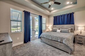 4 bedrooms, iron/ironing board, travel cot, free WiFi - Superb 4 BR Villa with 2 master suites, heated pool, kayaks, pool table, bikes, fishing poles (Cape Coral)