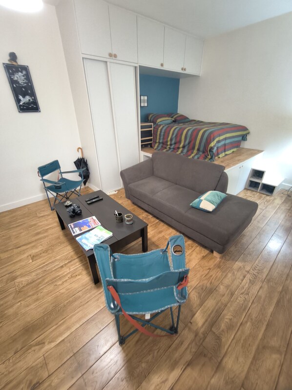 1 chambre, fer et planche à repasser, Wi-Fi, draps fournis