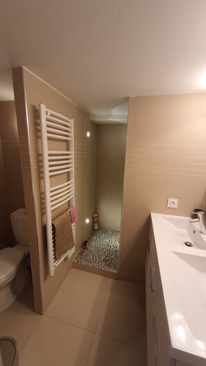 Een douche, een haardroger