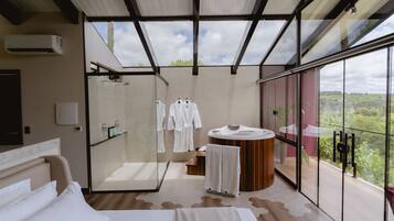 Hochwertige Bettwaren, Minibar, laptopgeeigneter Arbeitsplatz