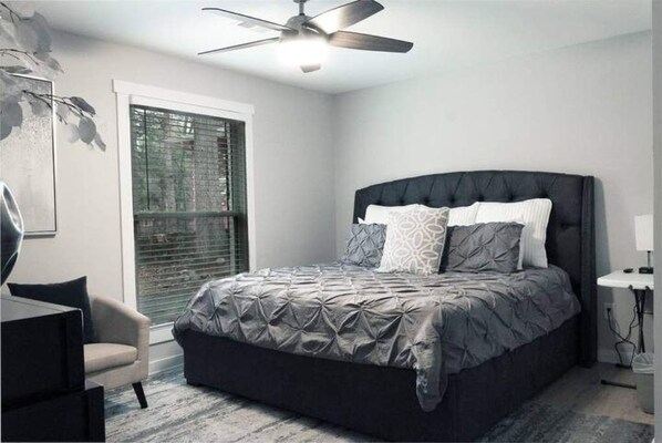 3 عدّة غرف نوم ومكواة/لوح كي وواي فاي مجانًا وملاءات أسرّة